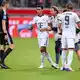 Musste nach wenigen Minuten wieder vom Feld: Jamal Musiala (M.). - Bild: Harry Langer/DeFodi/dpa/dpa