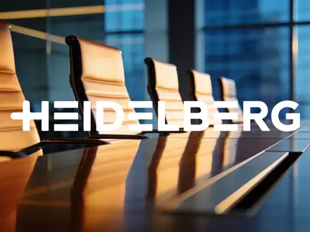 Abstrakte Darstellung eines modernen Konferenzraums mit Fokus auf strategische Neuausrichtung und finanzielle Stabilität. - Foto: über boerse-global.de