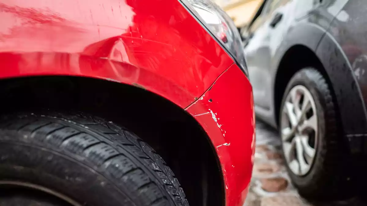 In der anstehenden Preisrunde für Autoversicherungen deutet vieles darauf hin, dass die Zeit der massiven Preissteigerungen ausläuft. (Symbolbild) - Bild: Robert Michael/dpa