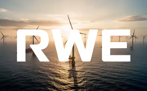 Moderne Offshore-Windkraftanlagen bei Sonnenuntergang als Symbol für wachsende Energiewirtschaft. - Foto: über boerse-global.de