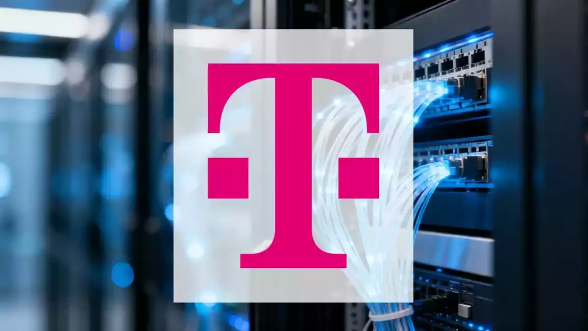 Deutsche Telekom Raises 2026 Cash Flow Target, Acquires Polish Fiber Assets