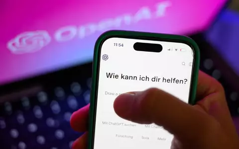 Bei ChatGPT will OpenAI künftig auch mit Werbung Geld verdienen (Archivbild) - Foto: Hendrik Schmidt/dpa