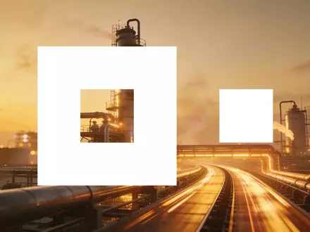 Moderne Industrieanlage bei Dämmerung als Symbol für industrielle Stabilität und wirtschaftliches Wachstum. - Foto: über boerse-global.de
