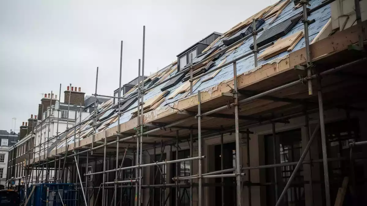 A London construction company and its director have been sentenced after members of the public reported dangerous working conditions at a hotel site, prompting a Health and Safety Executive (HSE)…
