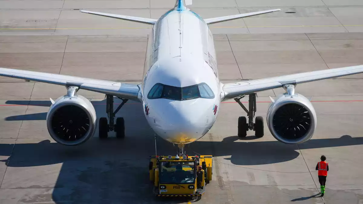 Eurowings fliegt bald wieder nach Dubai, unter anderem von Stuttgart. (Foto: Illustration)  - Bild: Christoph Schmidt/dpa