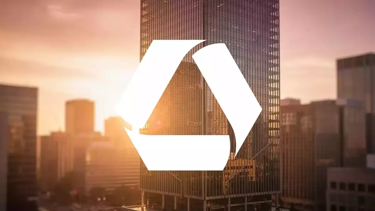 Commerzbank Stock Soars on Strong Q2, Buybacks, and UniCredit Takeover Prospects