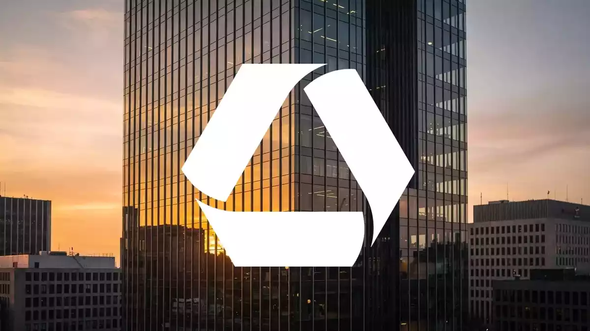 UniCredit Nears Commerzbank Control as Berlin Signals Stake Sale