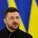 Der ukrainische Präsident Wolodymyr Selenskyj hat die stellvertretende Leiterin seines Präsidentenbüros entlassen. (Archivbild) - Bild: Mindaugas Kulbis/AP/dpa