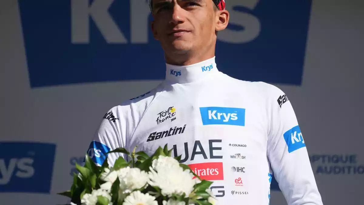 Hat den Prolog bei der Deutschland Tour gewonnen: Isaac del Toro (Archivbild) - Bild: Thibault Camus/AP/dpa