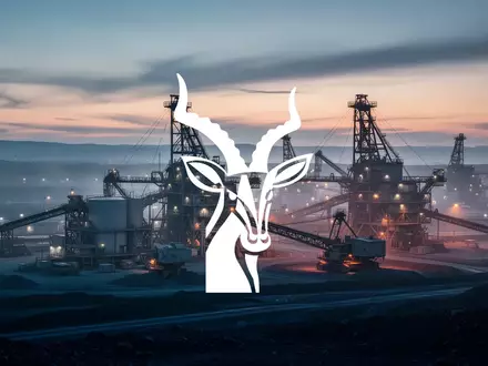 Moderne industrielle Bergbauanlage bei Sonnenaufgang mit dramatischer Beleuchtung - Foto: über boerse-global.de