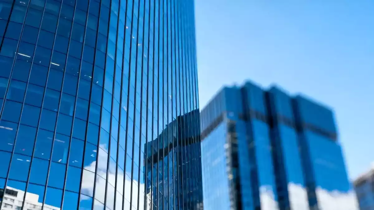 iShares MSCI World ETF Nears Record High Amid Rising Bond Yields