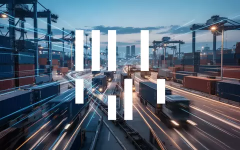 Abstrakte Darstellung eines modernen Logistikzentrums mit dynamischen Lichtspuren in einer professionellen Finanzumgebung. - Foto: über boerse-global.de