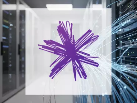 Moderne Telekommunikationsinfrastruktur mit Glasfaserkabeln und sanfter blauer Beleuchtung in einem Rechenzentrum. - Foto: über boerse-global.de