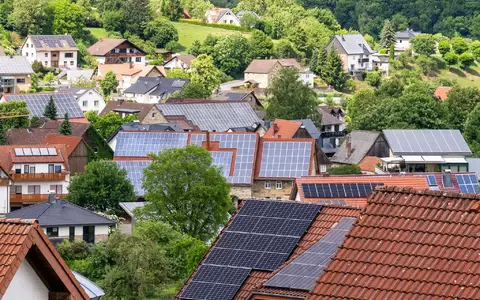 Der Solarausbau ist im Plan - noch. (Archivbild) - Foto: David Inderlied/dpa