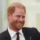 Prinz Harry ist der zweite Sohn von König Charles und der 1997 gestorbenen Prinzessin Diana.  - Bild: Alex Brandon/AP/dpa