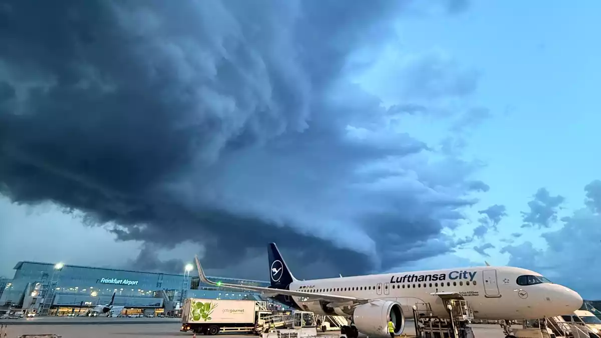 Auch in Hessen braute sich schon am Abend ein Gewitter zusammen. - Bild: Kessler/Schnee/onw-images/dpa