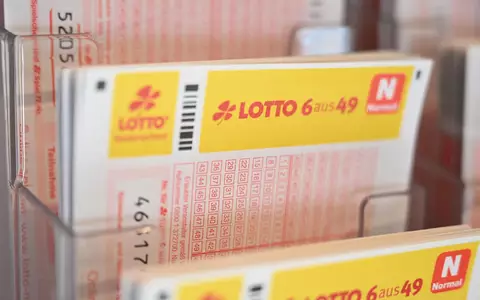 Der Lotto-Jackpot mit der Maximalhöhe von 50 Millionen Euro wurde zum zweiten Mal in Folge geknackt.  - Foto: Shireen Broszies/dpa