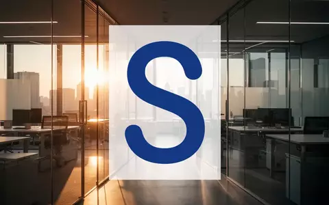 Modernes, sonnendurchflutetes Bürointerieur als Symbol für strategische Unternehmensentwicklung und Transformation. - Foto: über boerse-global.de