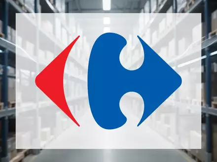 Abstrakte Darstellung einer modernen Logistikumgebung in einem Einzelhandelsunternehmen mit Fokus auf Effizienz. - Foto: über boerse-global.de