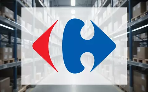 Abstrakte Darstellung einer modernen Logistikumgebung in einem Einzelhandelsunternehmen mit Fokus auf Effizienz. - Foto: über boerse-global.de
