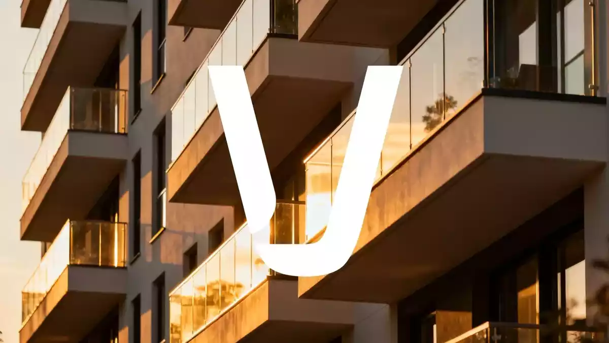 Vonovia's Cash Flow Slumps 45% as Leverage Rises, Stock Near 52-Week Low
