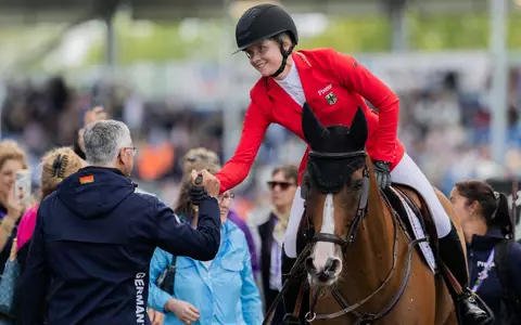  Sophie Hinners ritt auch am zweiten Tag ohne Fehler. - Foto: Rolf Vennenbernd/dpa