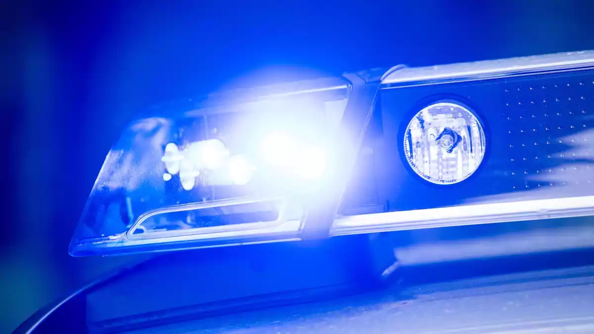 Ein Mann ist infolge eines Sturms gestorben. (Symbolbild) - Bild: Lino Mirgeler/dpa
