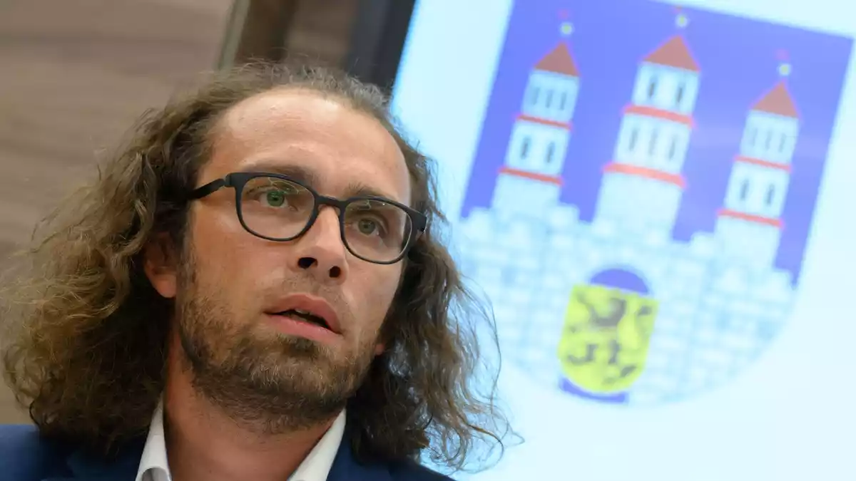 Führt vorübergehend die Amtsgeschäfte des Oberbürgermeisters: Bürgermeister Martin Seltmann (parteilos).  - Bild: Hendrik Schmidt/dpa