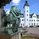 Blick auf das historische Rathaus am Obermarkt in Freiberg. (Archivbild) - Bild: Hendrik Schmidt/dpa