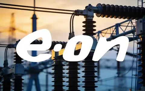 Moderne Stromnetzinfrastruktur bei Sonnenuntergang als Symbol für Energieversorgung und wirtschaftliche Prognosen. - Foto: über boerse-global.de