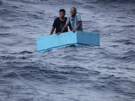 Die Männer wurden im Pazifik rund 240 Kilometer vor der mexikanischen Küste aufgefunden. - Foto: --/Semar/dpa