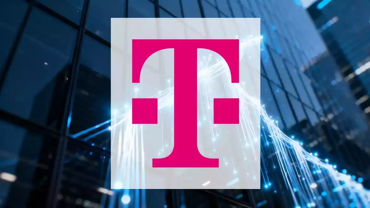 Deutsche Telekom Stock Dips on T-Mobile Cyberattack Details and Retail Expansion