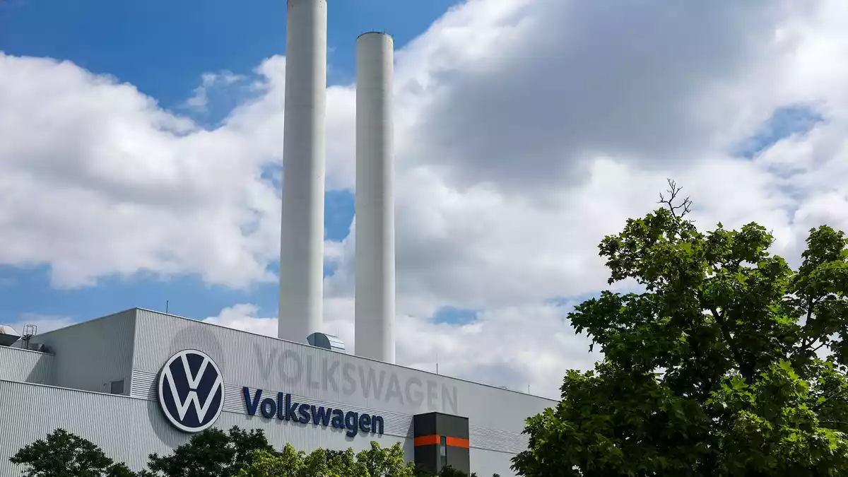 Pionier bei E-Autos: Die Autofabrik von Volkswagen in Zwickau. (Archivbild) - Bild: Jan Woitas/dpa
