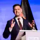 Hannes Gnauck, AfD-Bundestagsabgeordneter und seit Juli auch Bundesschatzmeister der AfD, kümmert sich um die «Schwarz-Rot-Gold-Akademie» der Partei. - Bild: Christoph Soeder/dpa