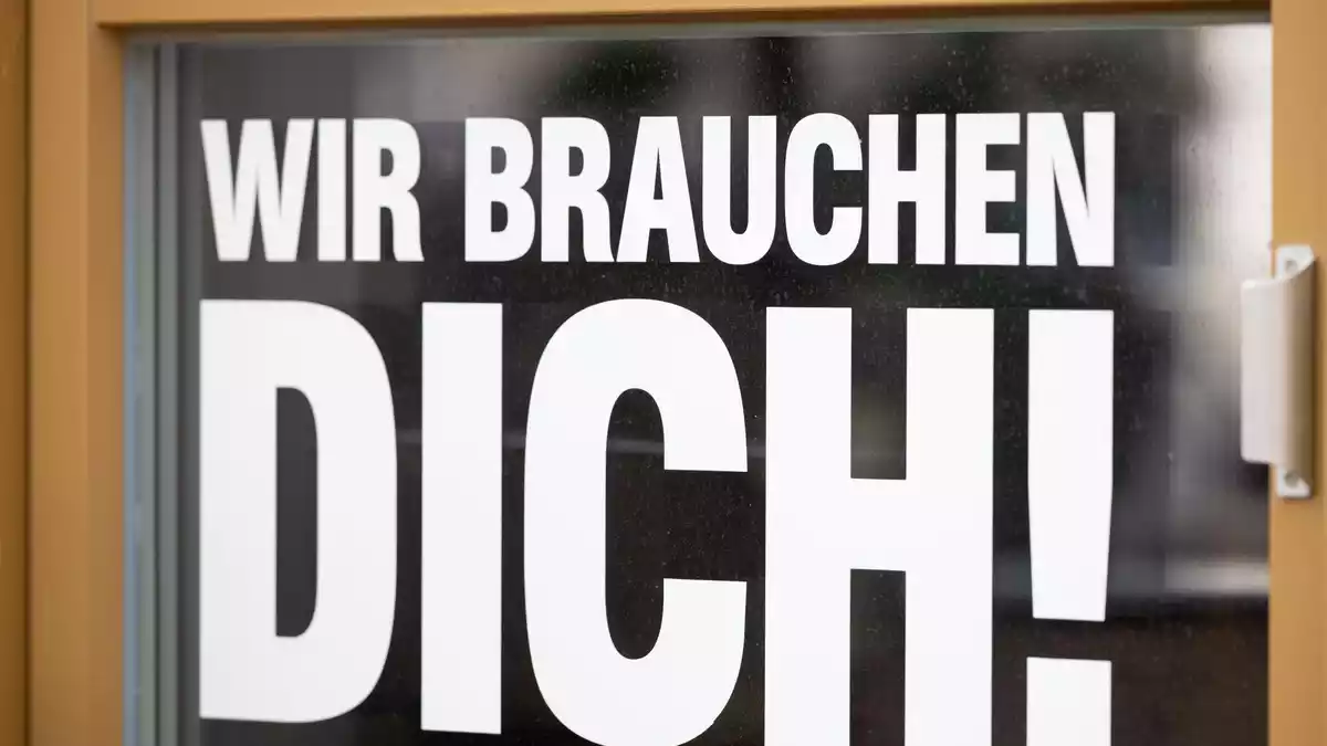Knapp einem Viertel der Unternehmen fehlen Fachkräfte. (Archivbild) - Bild: Sebastian Kahnert/dpa