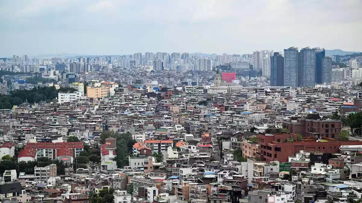 Der Verurteilte hatte unter anderem versucht, eines seiner Opfer in einer Satellitenstadt nahe Seoul zu erwürgen. (Illustration) - Bild: Soeren Stache/dpa