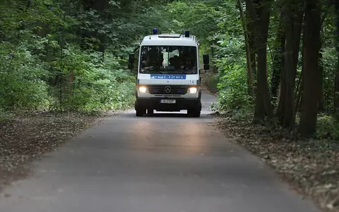 Polizeiauto im Wald bei Berlin (Archiv) - Foto: via dts Nachrichtenagentur