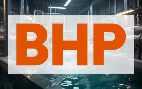 Moderne industrielle Anlage zur nachhaltigen Wasseraufbereitung und Rohstoffgewinnung in einer Bergbaustätte. - Foto: über boerse-global.de