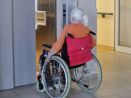 Alte Frau in einem Pflegeheim (Archiv) - Foto: via dts Nachrichtenagentur