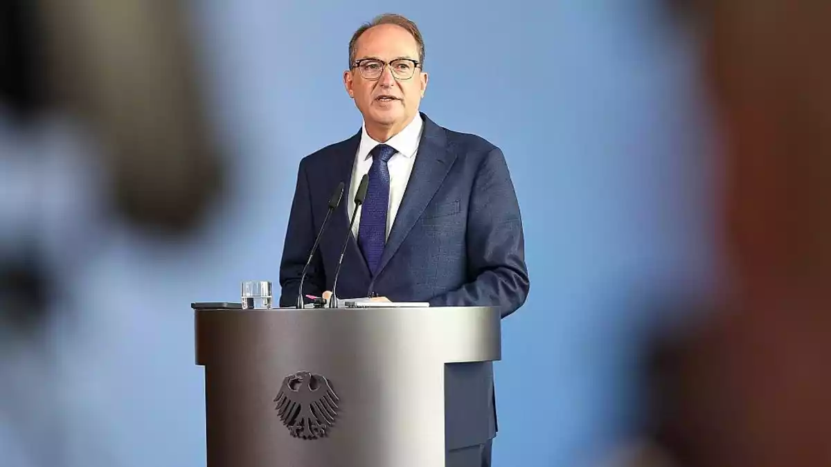 Dobrindt bestätigt Waffenfund - Ausländische Geheimdienste helfen