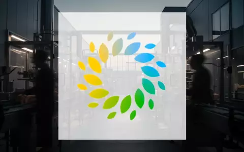 Abstrakte Darstellung einer modernen Produktionsanlage in gedimmtem Licht, die eine Marktstagnation symbolisiert. - Foto: über boerse-global.de