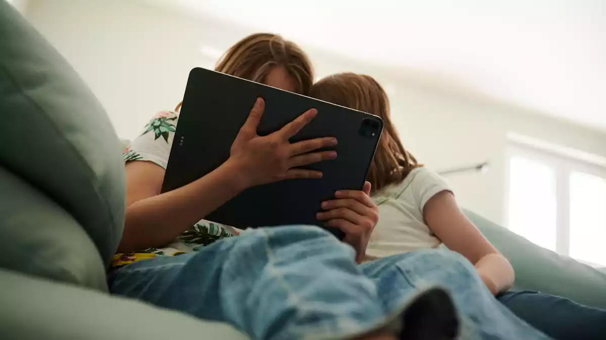 Weltweit schauen Kinder die russische Trickfilmserie «Mascha und der Bär» im Internet. (Symbolbild) - Bild: Annette Riedl/dpa