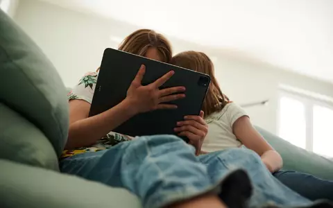 Weltweit schauen Kinder die russische Trickfilmserie «Mascha und der Bär» im Internet. (Symbolbild) - Foto: Annette Riedl/dpa