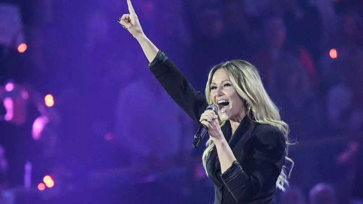 Nach der Stadiontour zu Weihnachten auch im Fernsehen: Helene Fischer. (Archivbild) - Bild: Jens Kalaene/dpa
