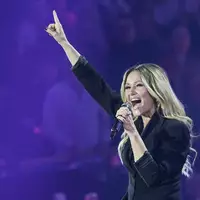 Nach der Stadiontour zu Weihnachten auch im Fernsehen: Helene Fischer. (Archivbild) - Foto: Jens Kalaene/dpa