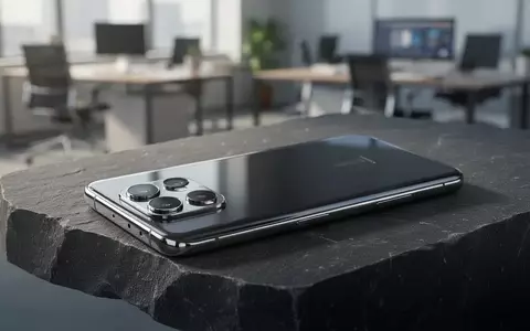 Ein modernes High-End-Smartphone auf einer dunklen Steinoberfläche in einer professionellen Umgebung. - Foto: über boerse-global.de