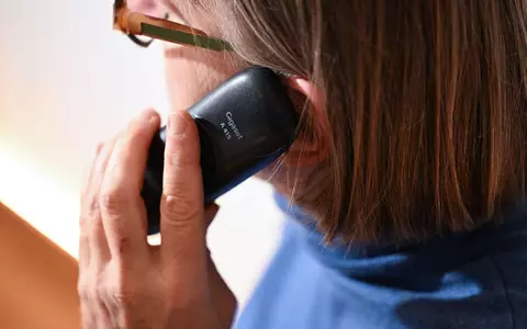 Die Strippe ist weg, Festnetz-Telefone lassen sich längst auch bequem kabellos durch die Wohnung tragen - und trotzdem sinkt das Interesse. (Symbolfoto) - Foto: Bernd Weißbrod/dpa