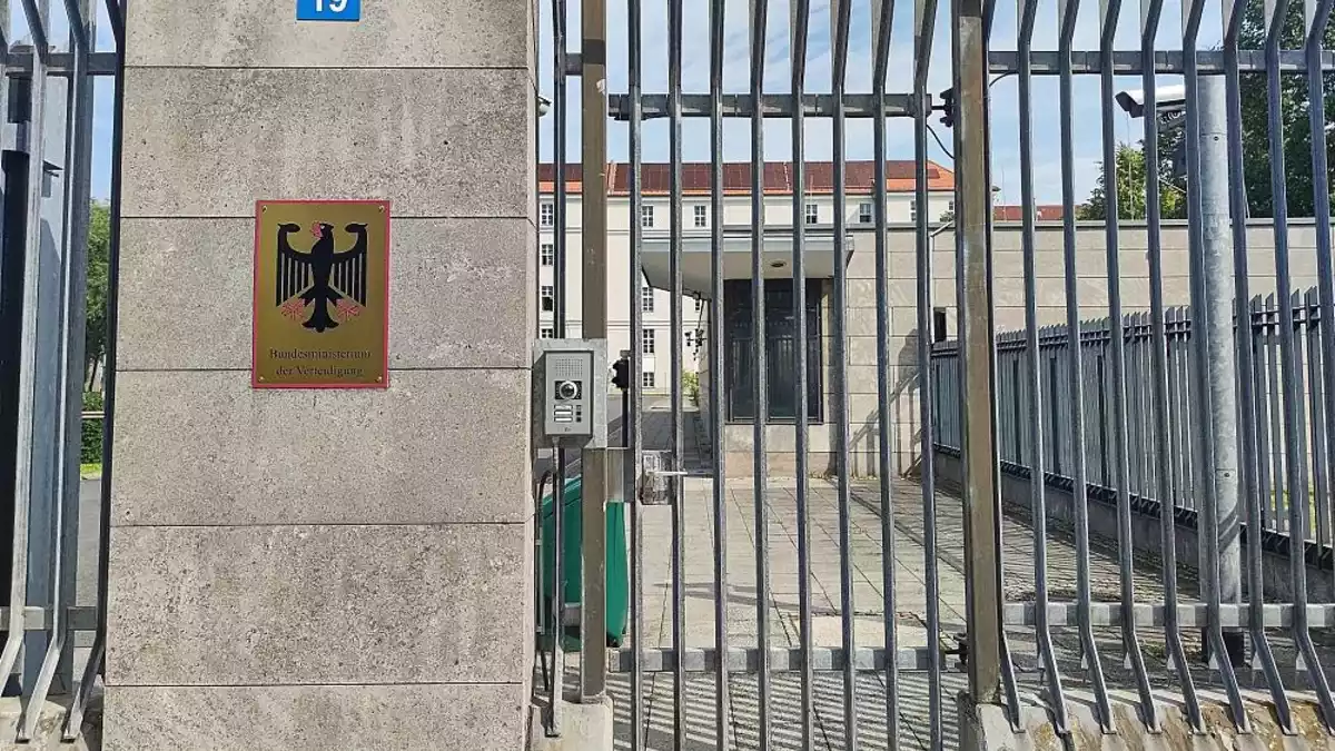 Ministerium plant Vorhalteverträge mit Rüstungsindustrie