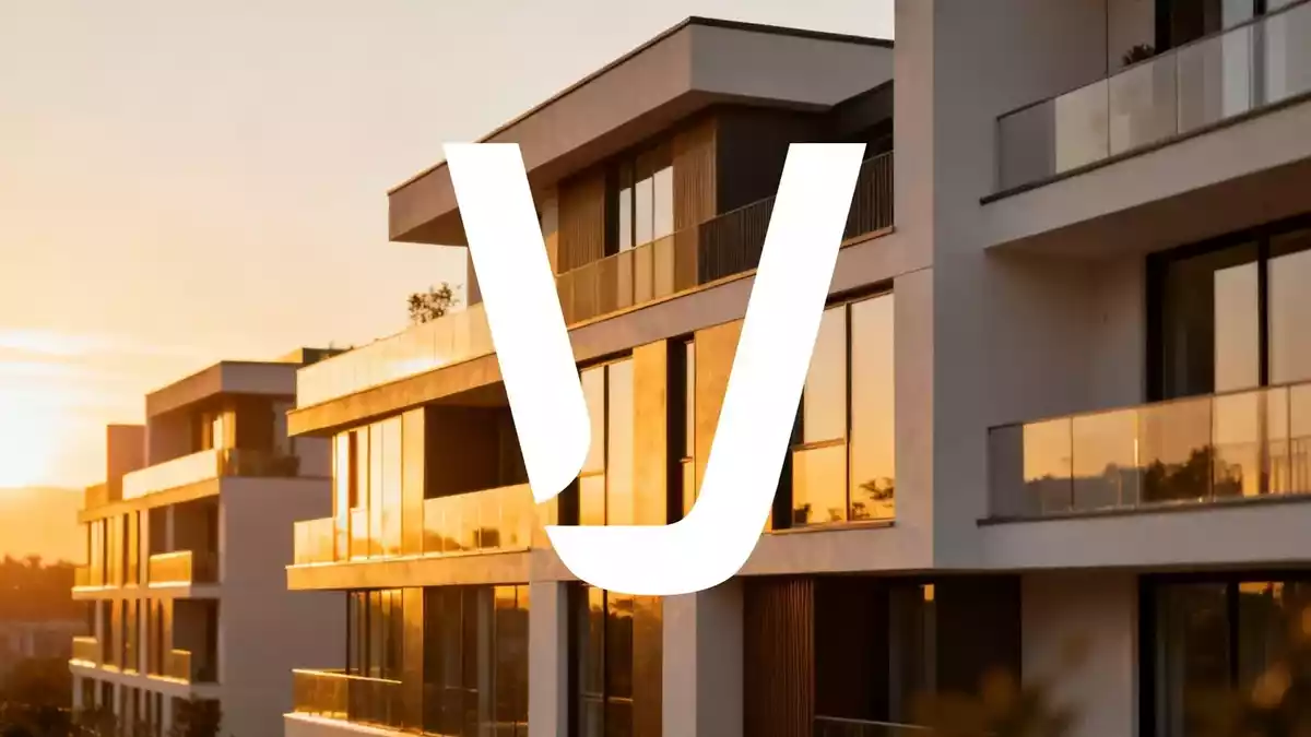 Vonovia Stock Dips 31% from High Amid Refinancing Costs and Political Risks