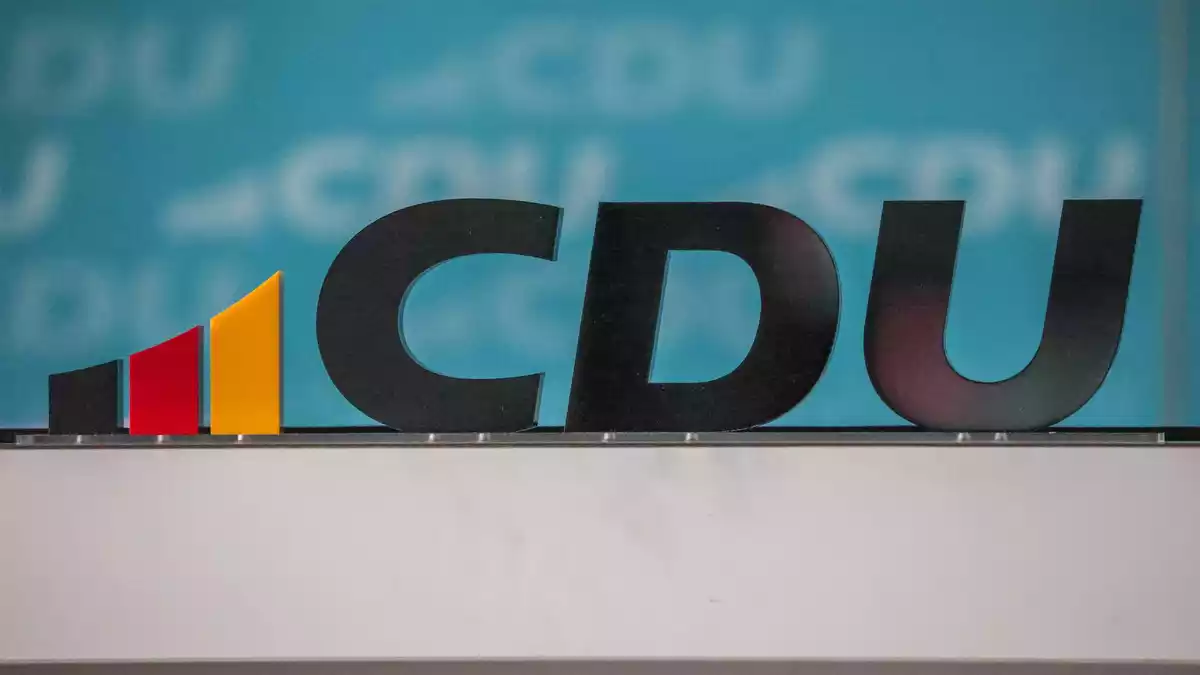 Stadtratskandidatin Corinna Jodeit will an ihrer Kandidatur festhalten. (Symbolbild)  - Bild: Focke Strangmann/dpa